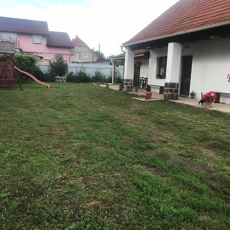 Oncsa Vendeghaz Hotel Gyongyos Luaran gambar